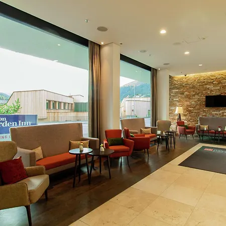 Hilton Garden מלון 4*